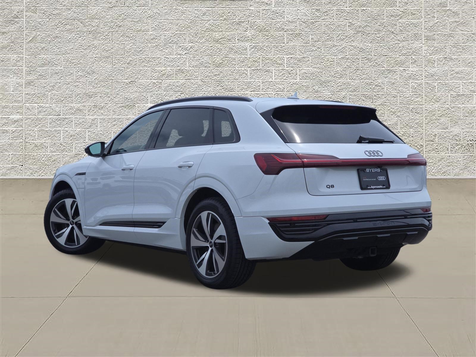 Certified 2024 Audi Q8 e-tron Premium AWD/4WD image 5