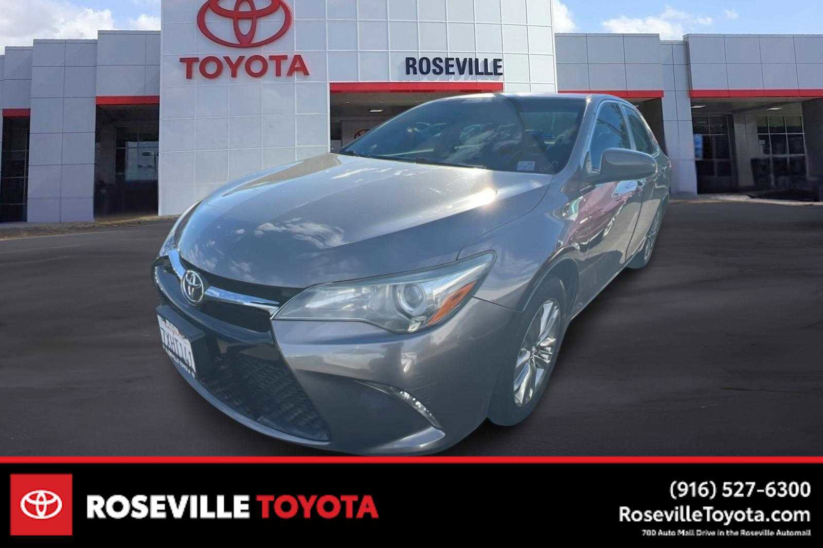 Used 2017 Toyota Camry SE w/ Moonroof Package