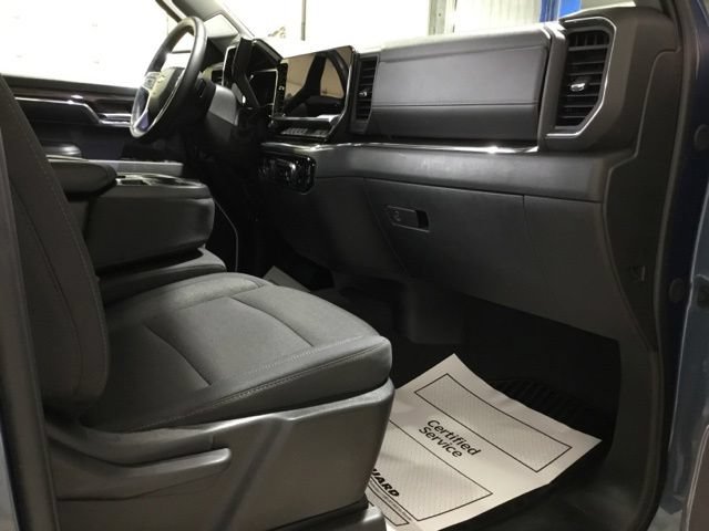 Used 2024 Chevrolet Silverado 1500 LT AWD/4WD image 45