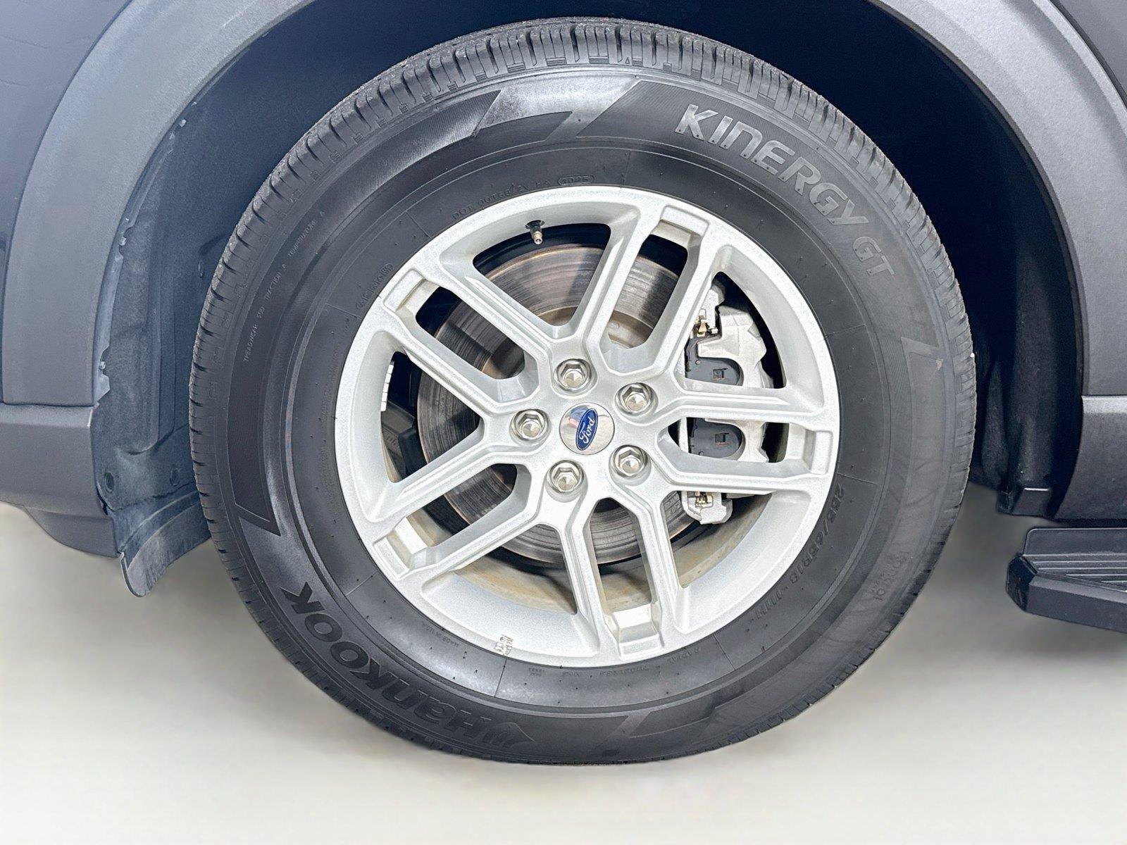 Used 2025 Ford Explorer Active RWD image 35