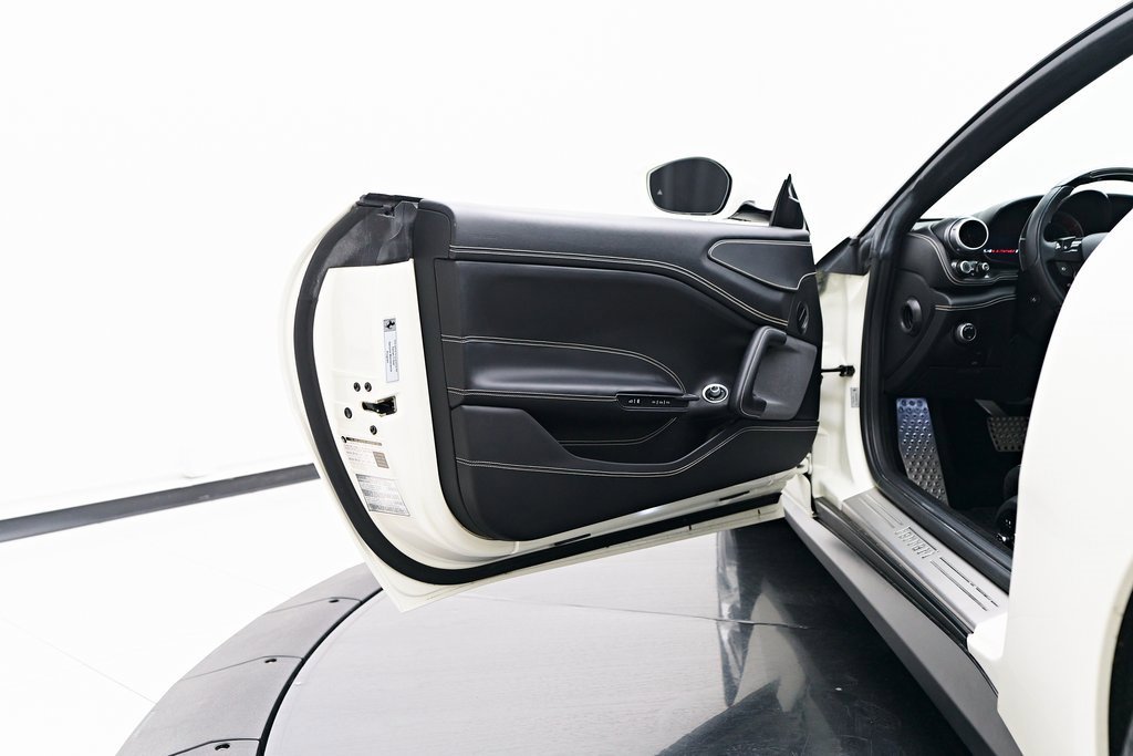 Used 2019 Ferrari GTC4Lusso T image 43
