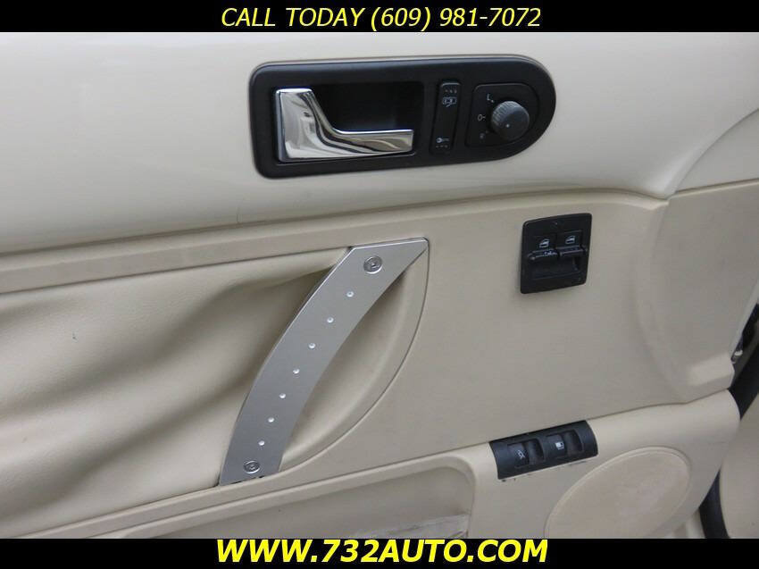 Used 2008 Volkswagen Beetle SE FWD image 30