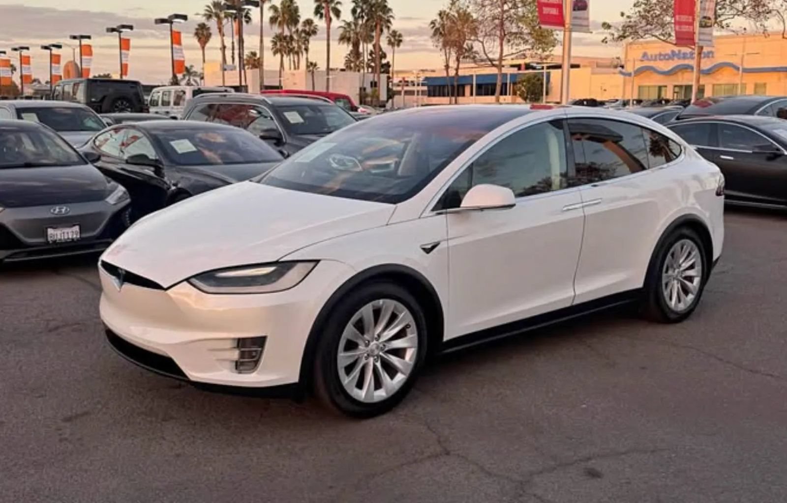 Used 2016 Tesla Model X 75D AWD/4WD image 2