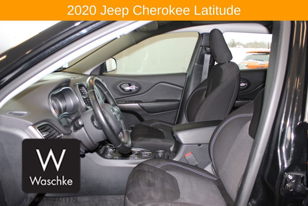 Used 2020 Jeep Cherokee Latitude w/ Cold Weather Group image 16