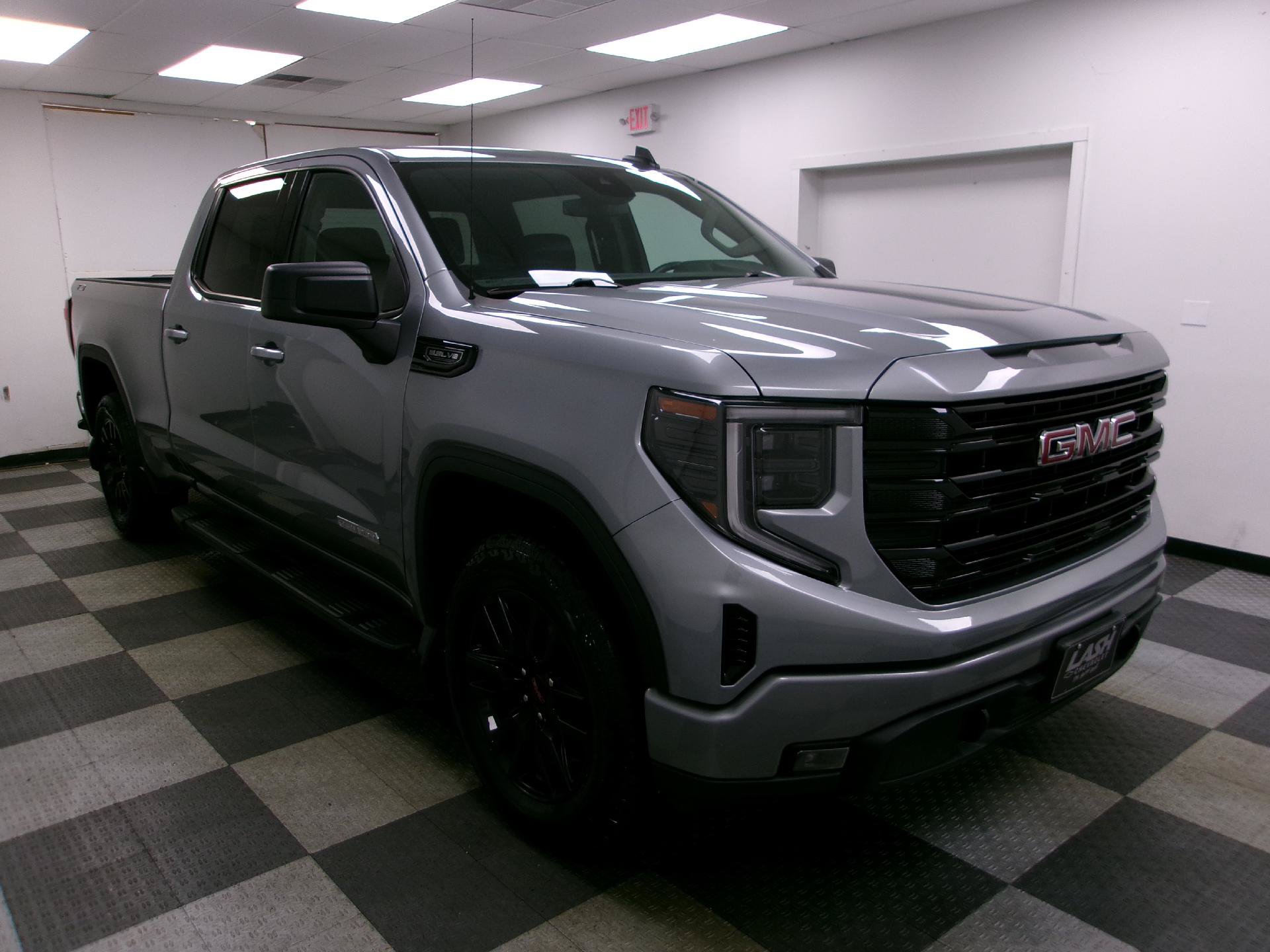 Used 2024 GMC Sierra 1500 Elevation AWD/4WD image 14