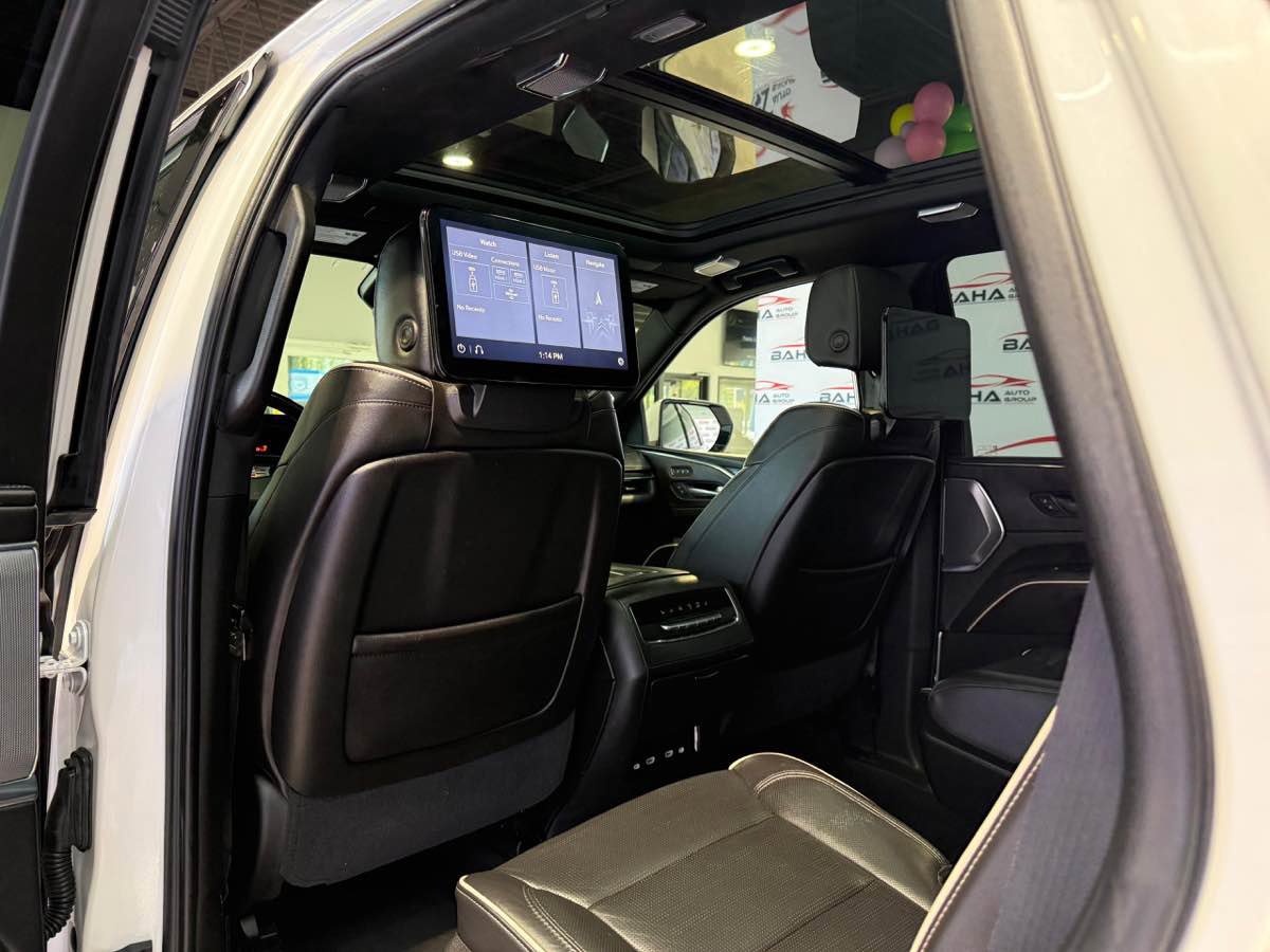 Used 2021 Cadillac Escalade Sport w/ Driver Assist Tech Package AWD/4WD image 50