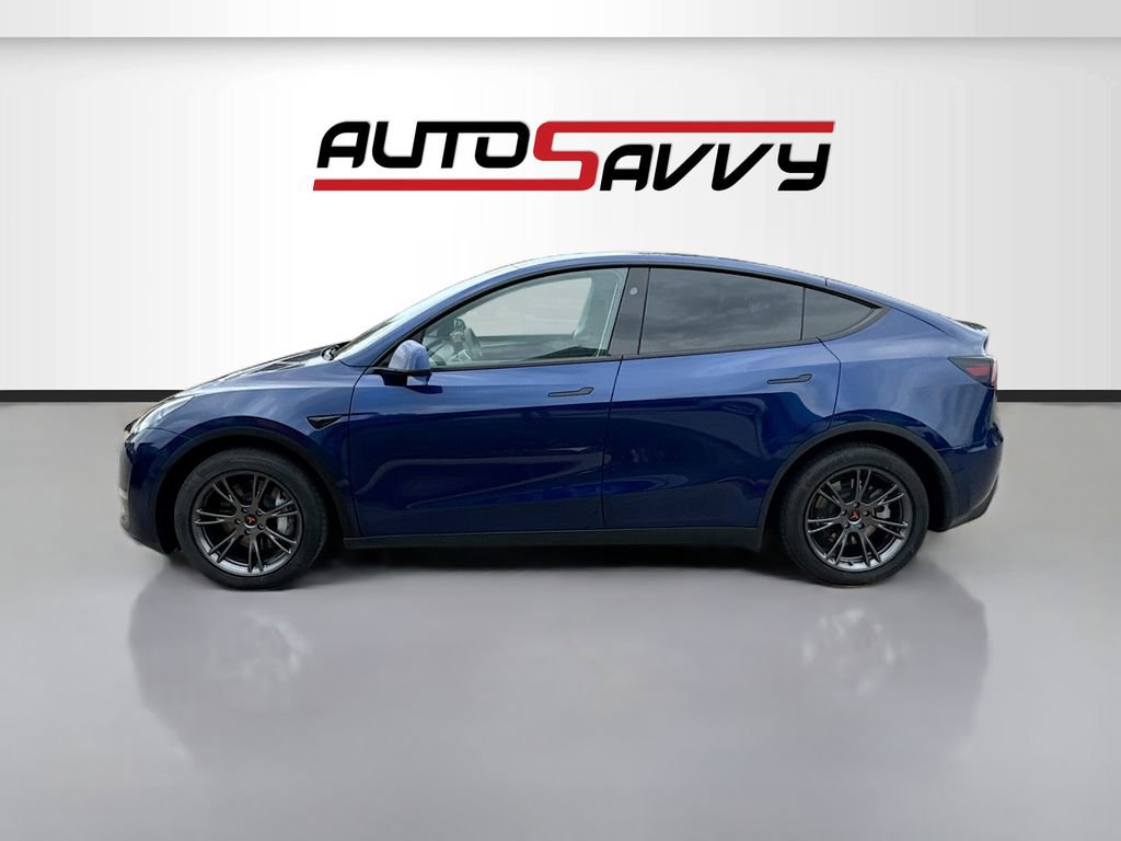 Used 2025 Tesla Model Y Long Range RWD image 4