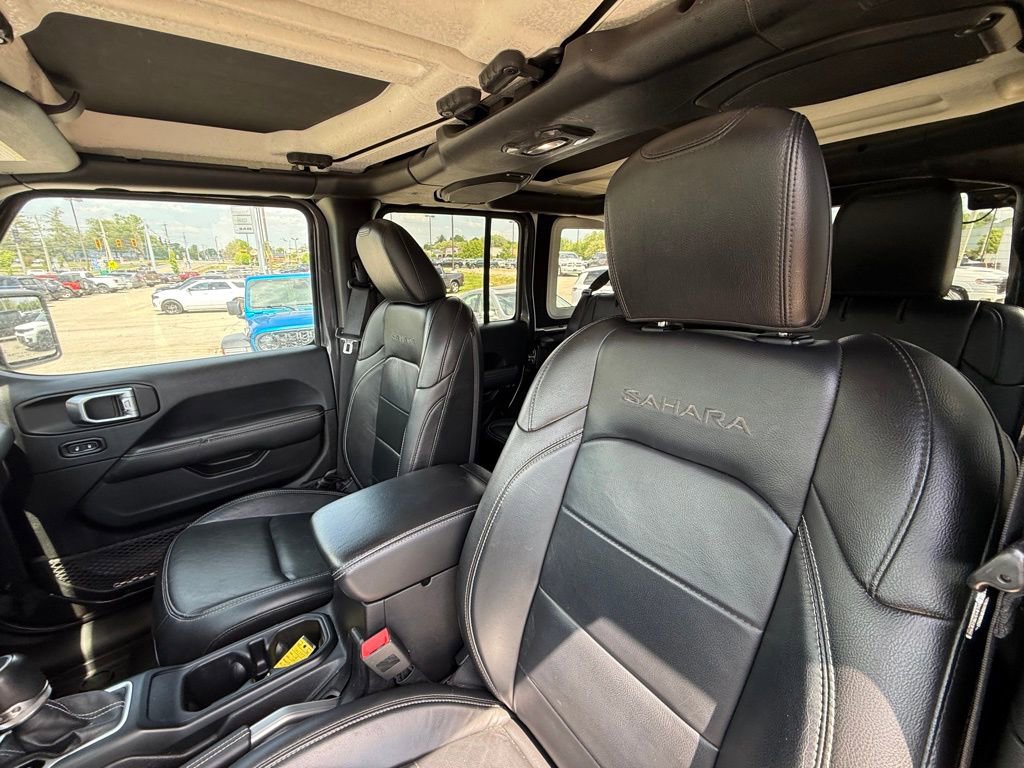 Used 2018 Jeep Wrangler Unlimited Sahara AWD/4WD image 13