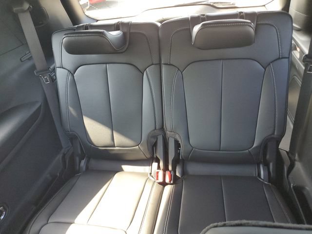 New 2026 Jeep Grand Cherokee L Limited w/ Limited Altitude Package AWD/4WD image 11