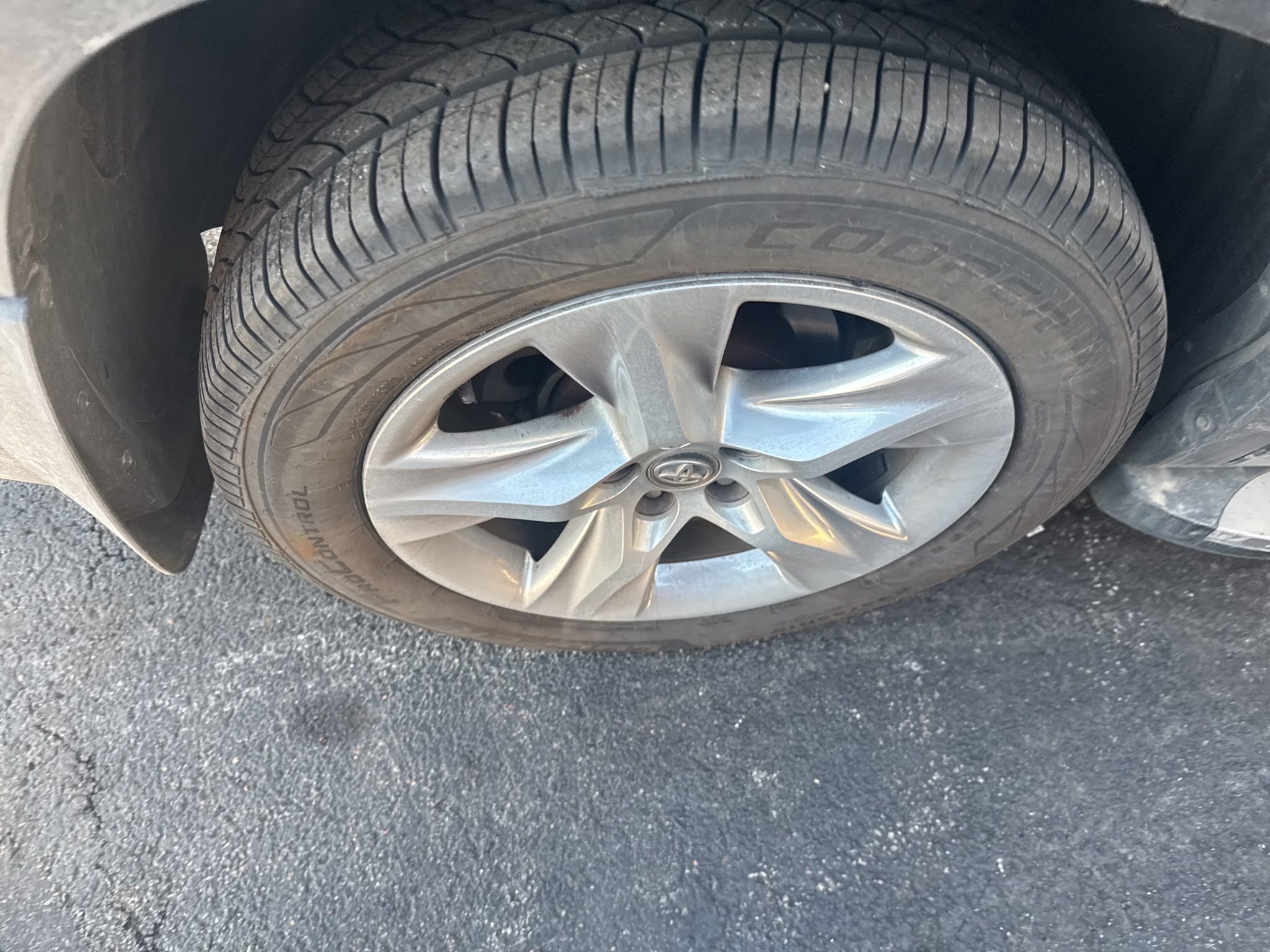 Used 2017 Toyota Highlander Limited image 8