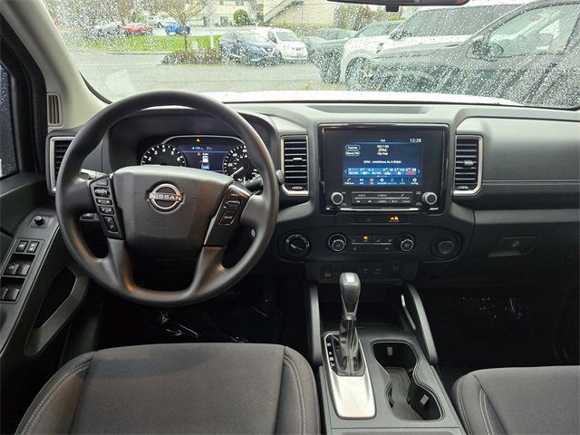 Used 2022 Nissan Frontier SV image 18