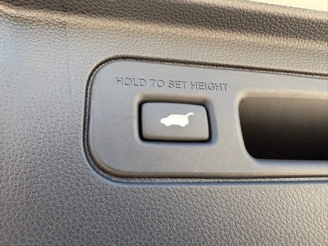 Used 2025 Honda Pilot Touring image 39