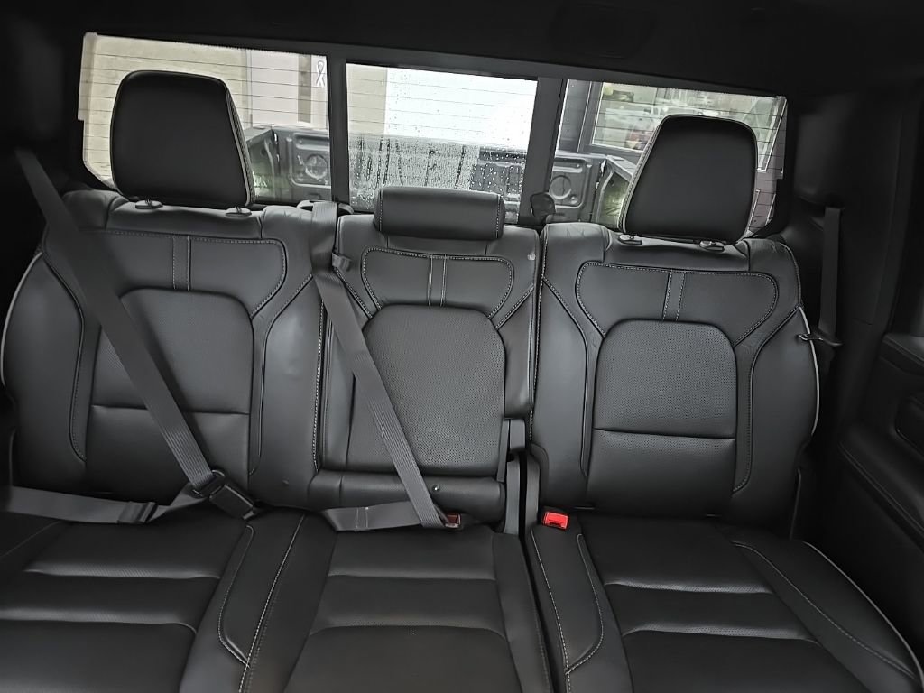 Used 2022 RAM 1500 Limited w/ Body-Colour Bumper Group image 10