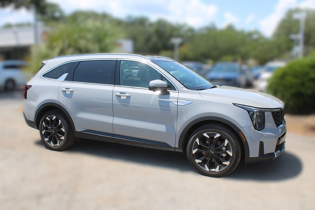 Certified 2024 Kia Sorento SX FWD image 4
