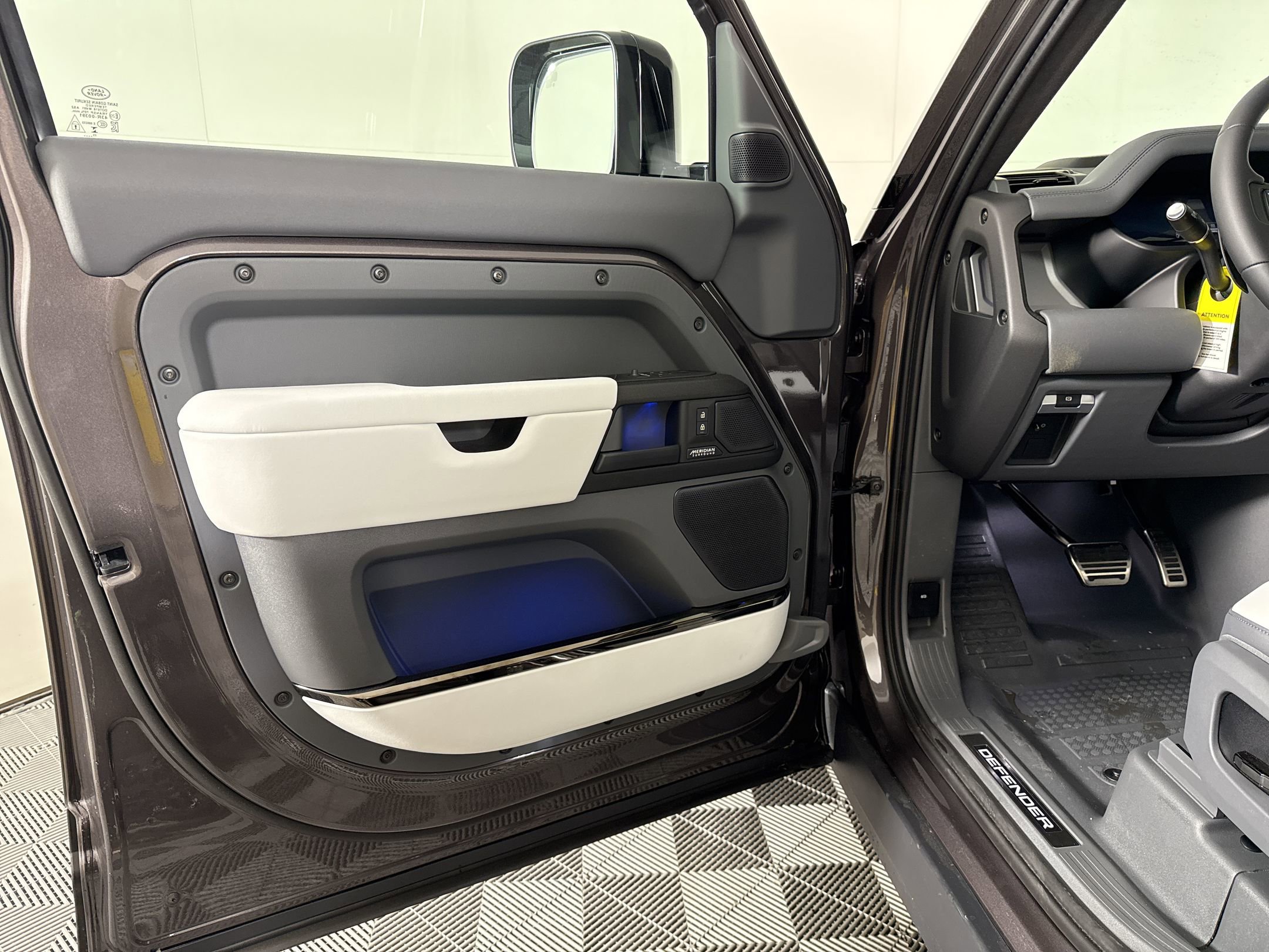 New 2026 Land Rover Defender 110 OCTA image 19