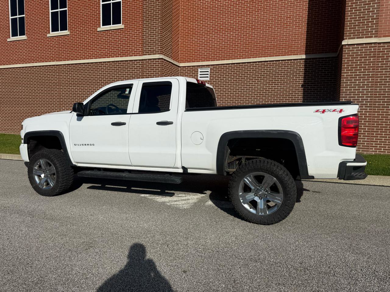Used 2016 Chevrolet Silverado 1500 Custom w/ Custom Convenience Package AWD/4WD image 8