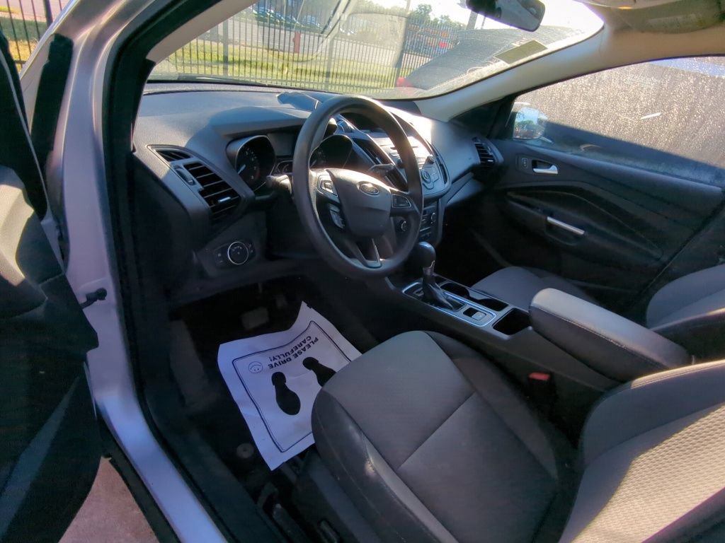 Used 2017 Ford Escape SE w/ SE Cold Weather Package AWD/4WD image 8