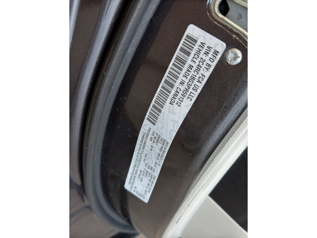 Used 2023 Chrysler Pacifica Touring-L FWD image 39