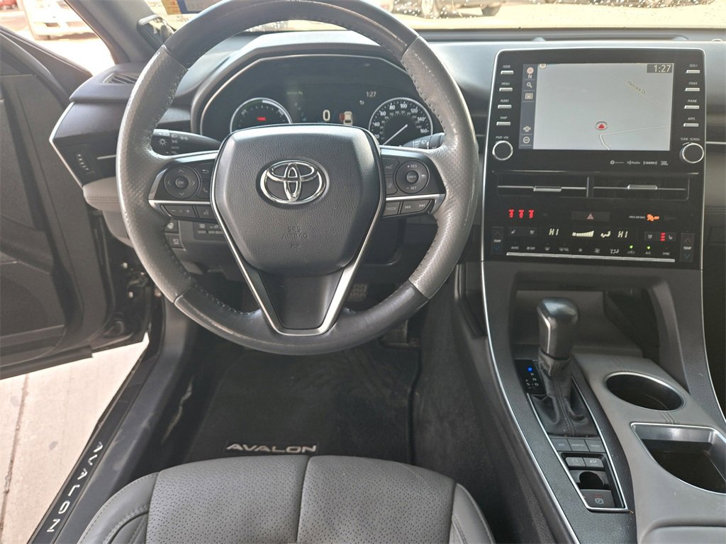 Used 2021 Toyota Avalon Limited image 13