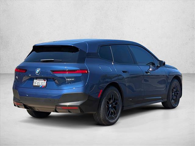 Certified 2023 BMW iX xDrive50 w/ Premium Package AWD/4WD image 5