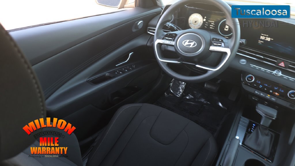 Used 2024 Hyundai Elantra SEL FWD image 27