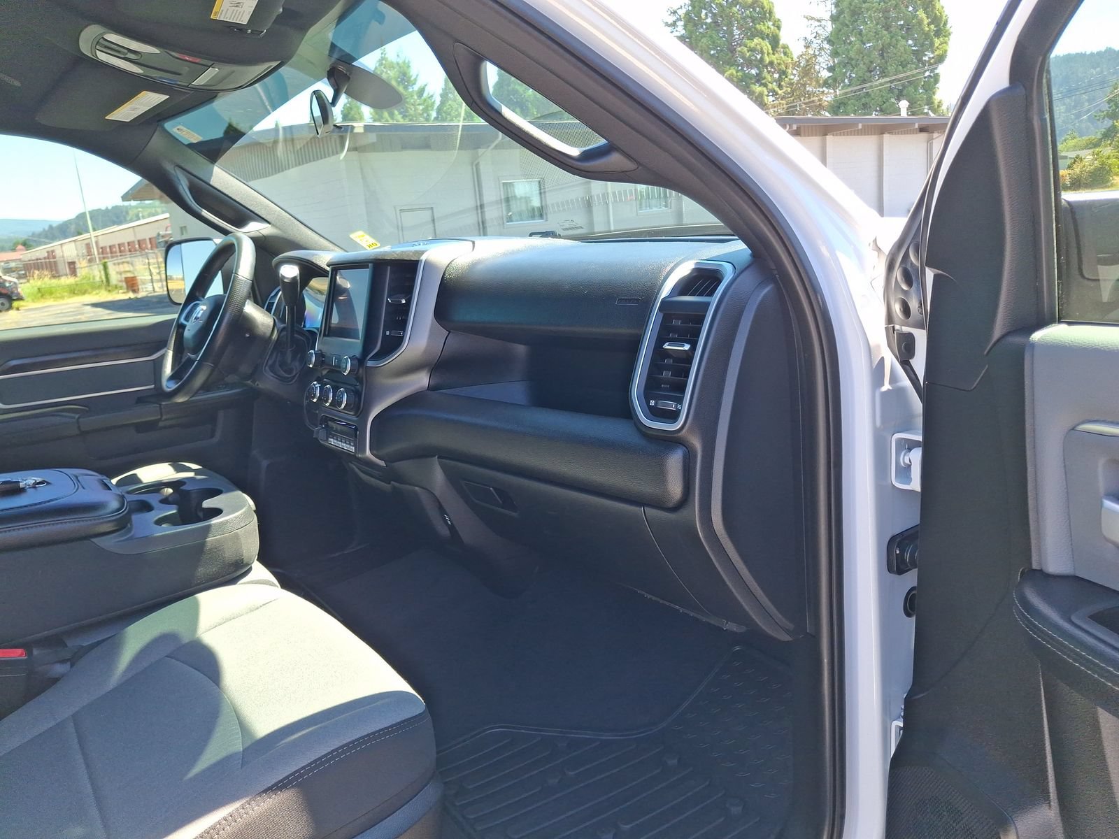 Certified 2022 RAM 3500 Big Horn w/ Snow Chief Group AWD/4WD image 24