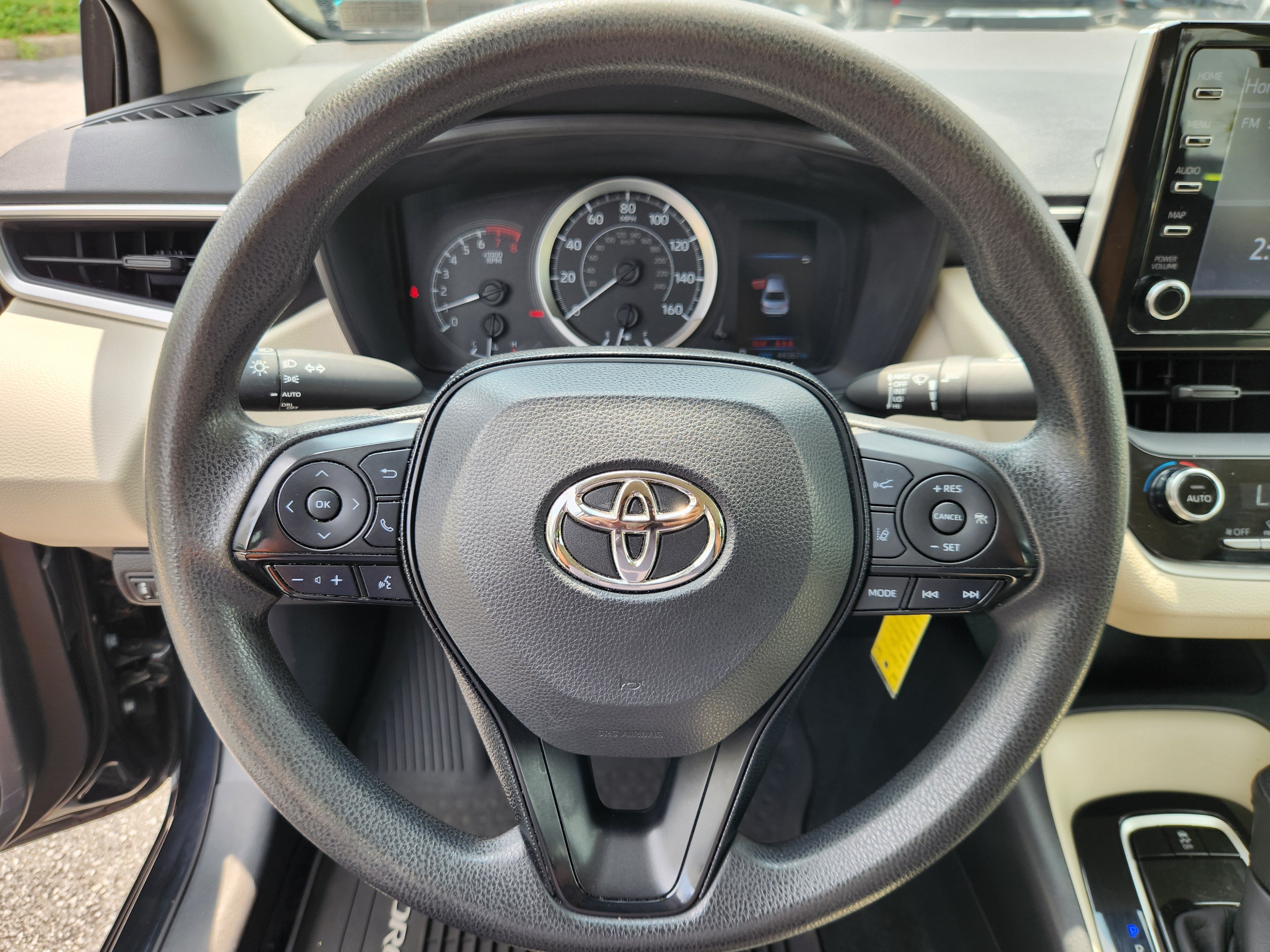 Used 2020 Toyota Corolla LE FWD image 9