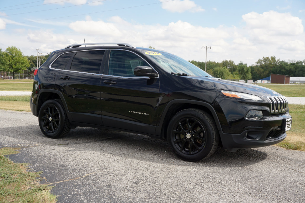 Used 2018 Jeep Cherokee Latitude Plus image 5