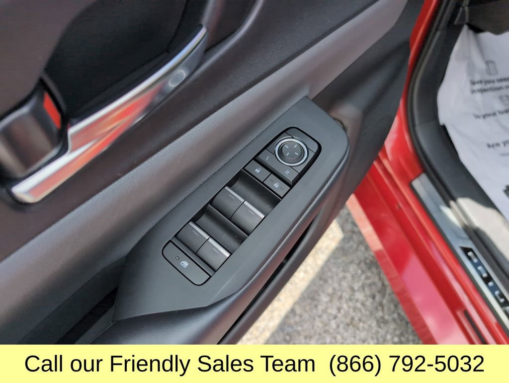 Used 2025 Toyota Prius XLE AWD/4WD image 12