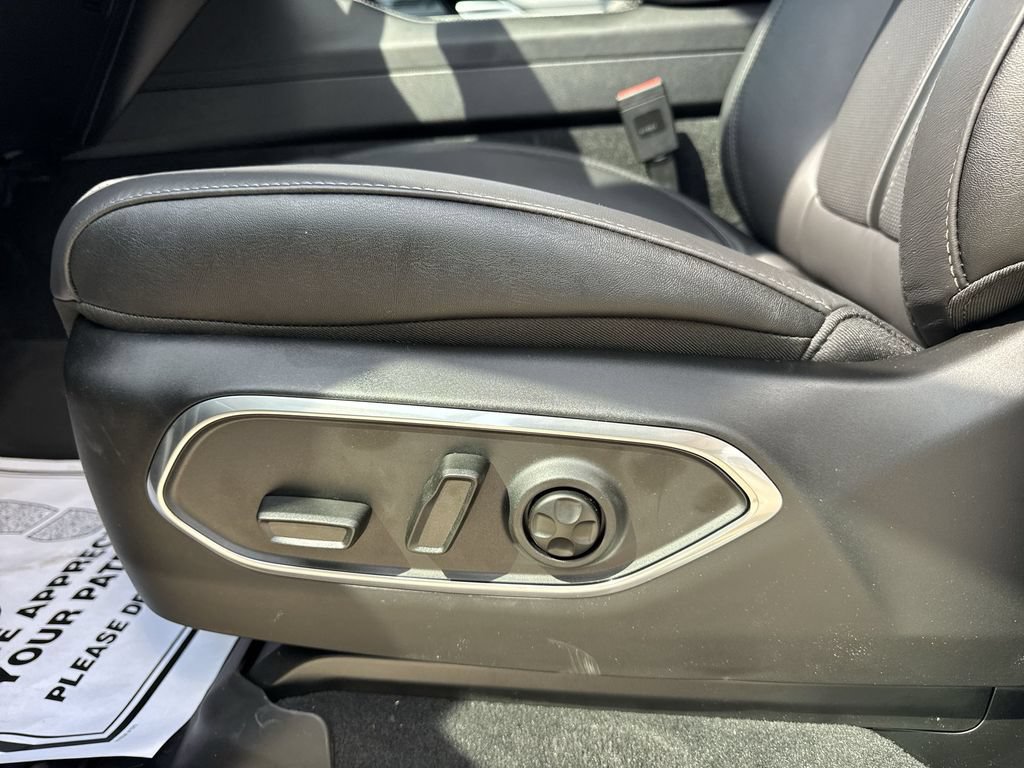 New 2026 Jeep Grand Wagoneer Limited AWD/4WD image 12
