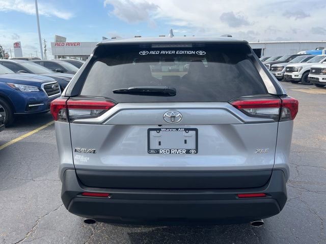 Used 2021 Toyota RAV4 XLE Premium image 5