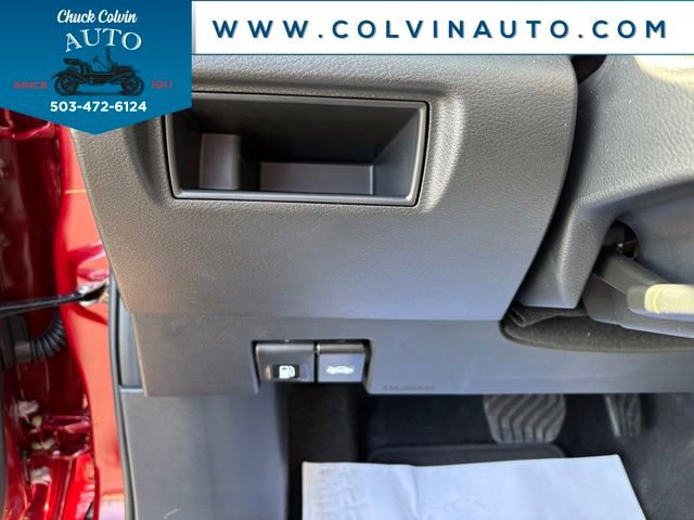 New 2025 Nissan Versa SR w/ Trunk Package image 25