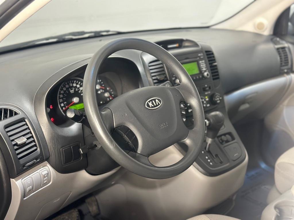 Used 2009 Kia Sedona FWD image 23