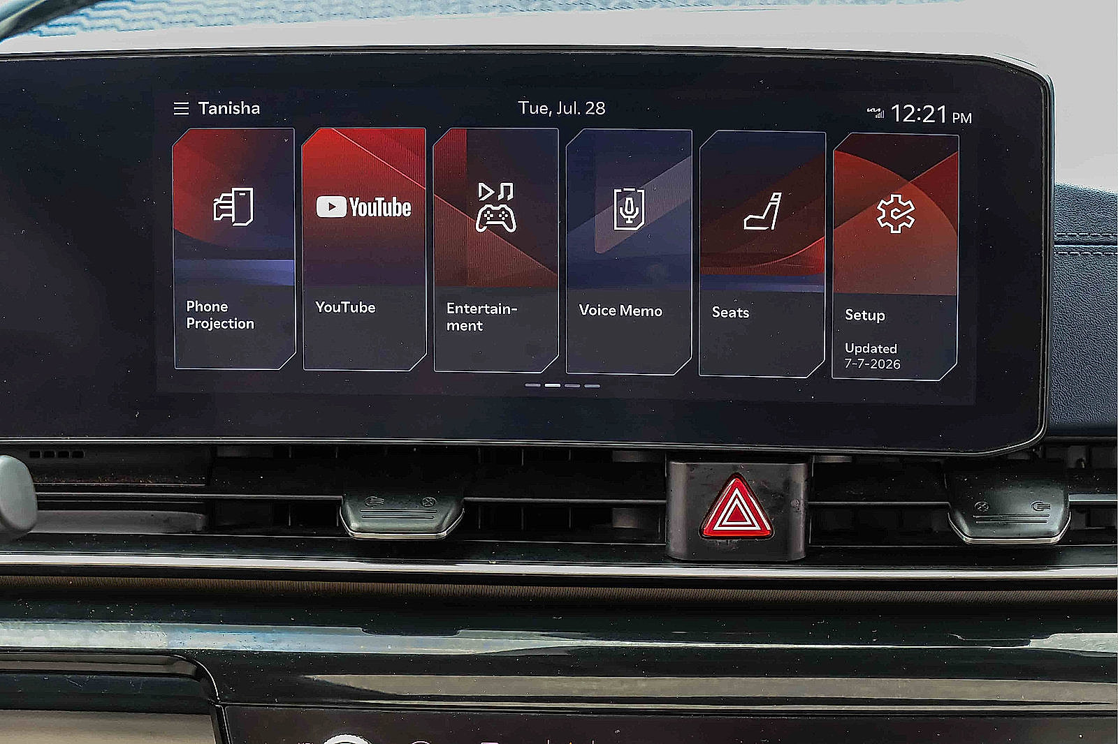 Certified 2025 Kia Carnival SX Prestige FWD image 11