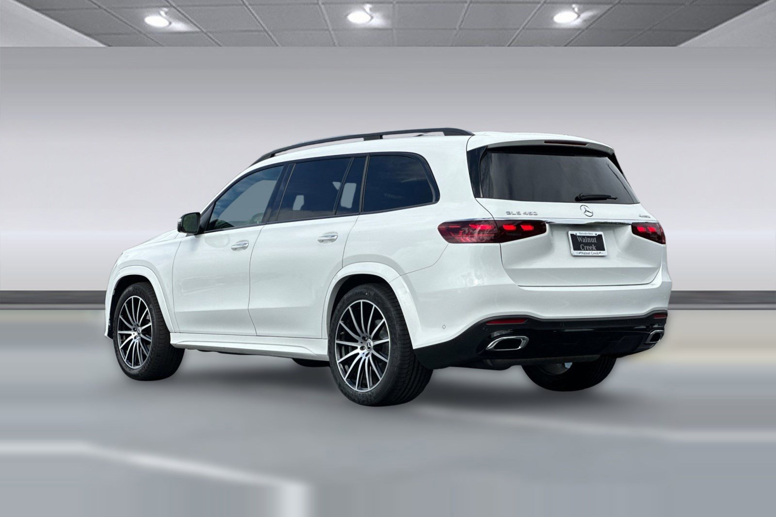 Used 2025 Mercedes-Benz GLS 450 4MATIC image 3