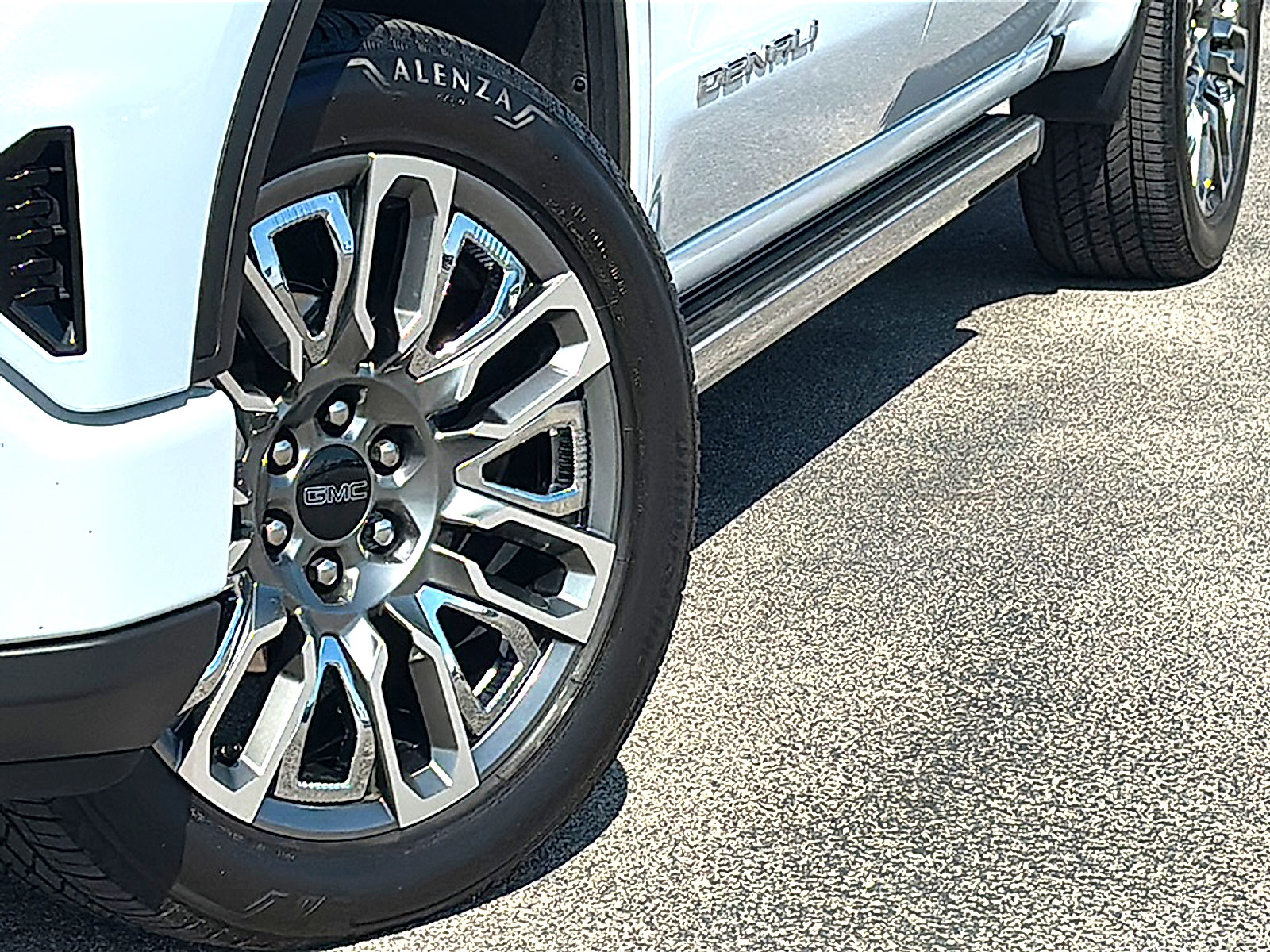 Used 2026 GMC Sierra 1500 Denali Ultimate AWD/4WD image 3