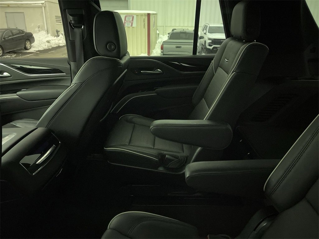 Used 2023 Cadillac Escalade Sport image 4