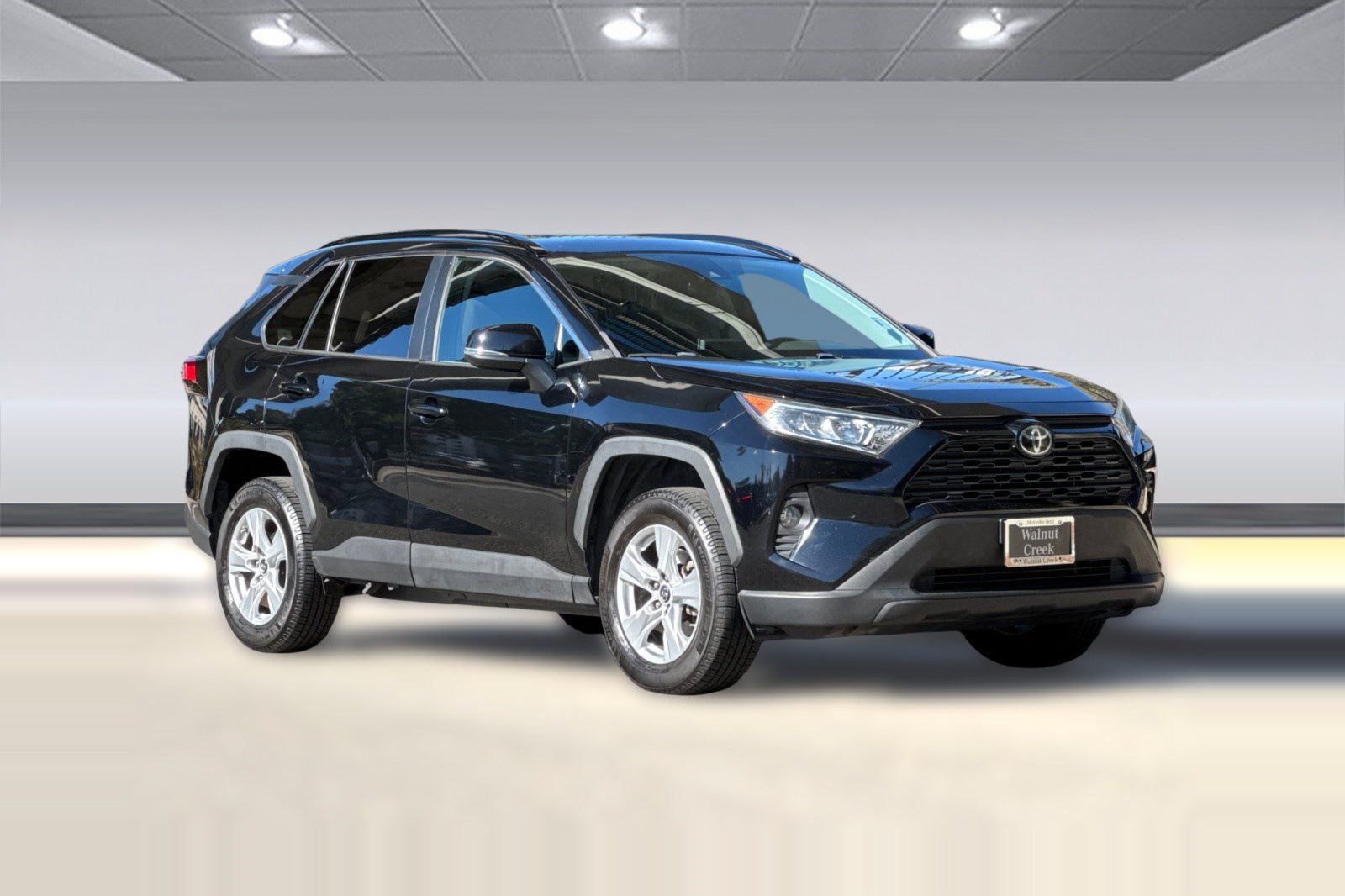 Used 2019 Toyota RAV4 XLE w/ All Weather Liner Package AWD/4WD image 7