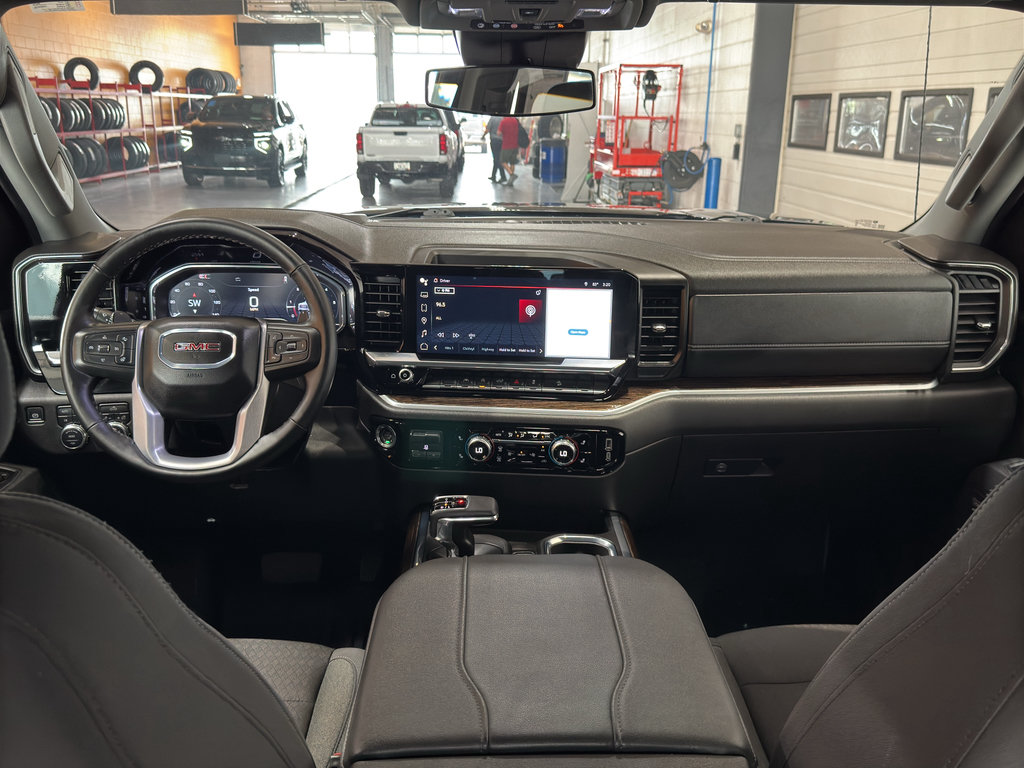 Used 2025 GMC Sierra 1500 Elevation w/ Preferred Package AWD/4WD image 16