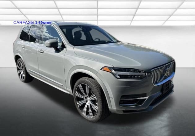 Used 2025 Volvo XC90 T8 Ultra w/ Protection Package Premier AWD/4WD image 2