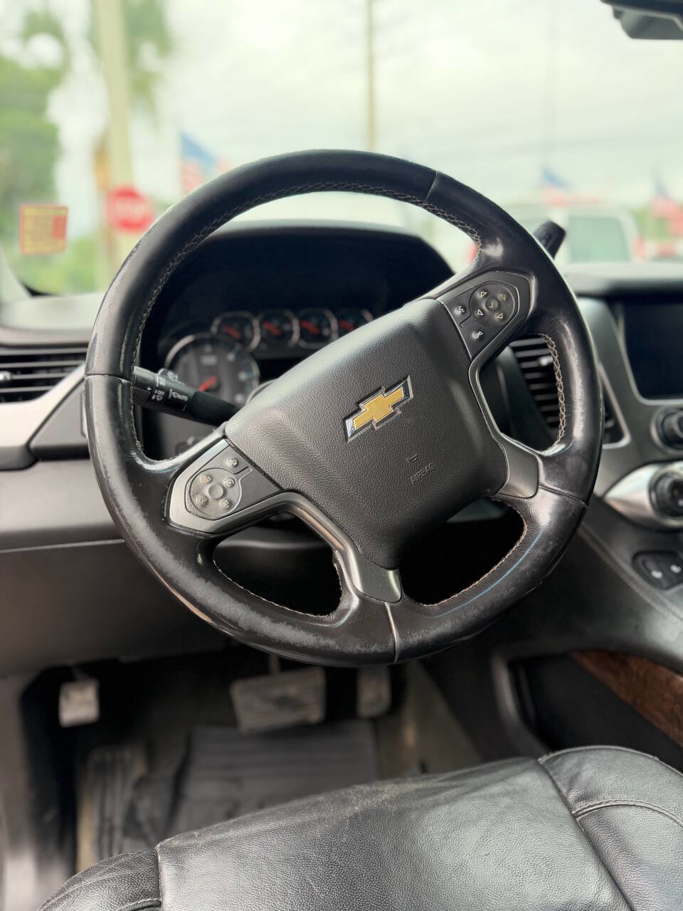Used 2018 Chevrolet Suburban LT RWD image 15