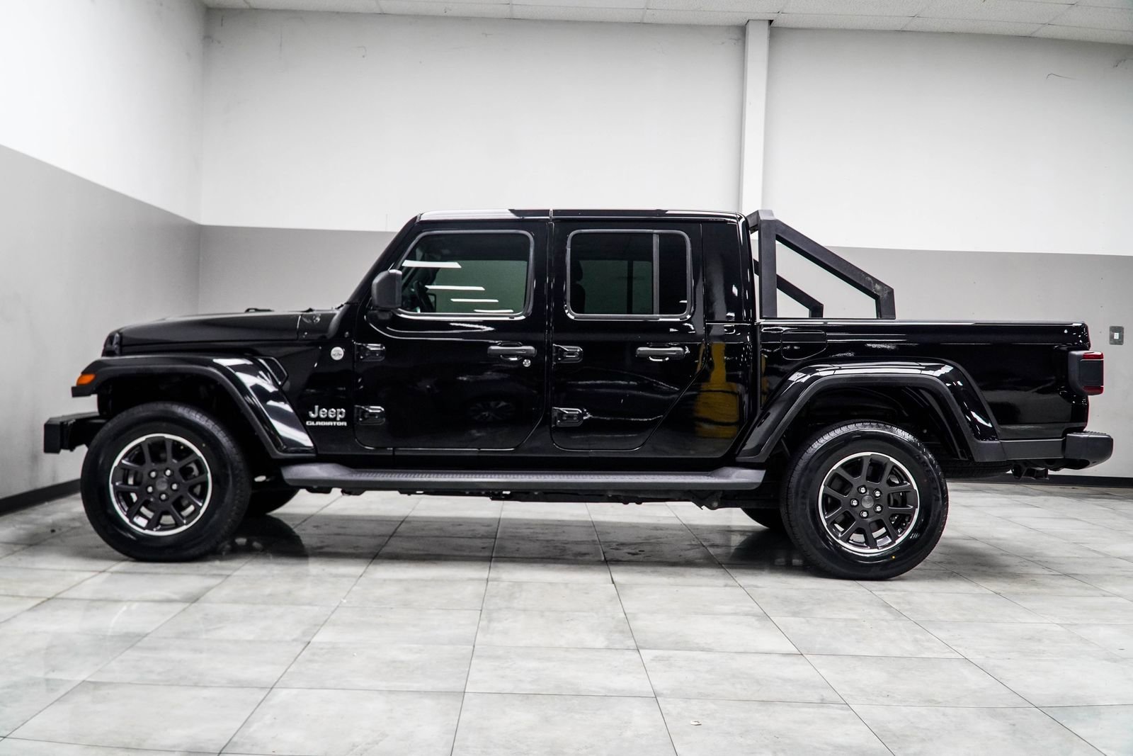Used 2022 Jeep Gladiator Overland w/ Popular Equipment Package AWD/4WD image 10