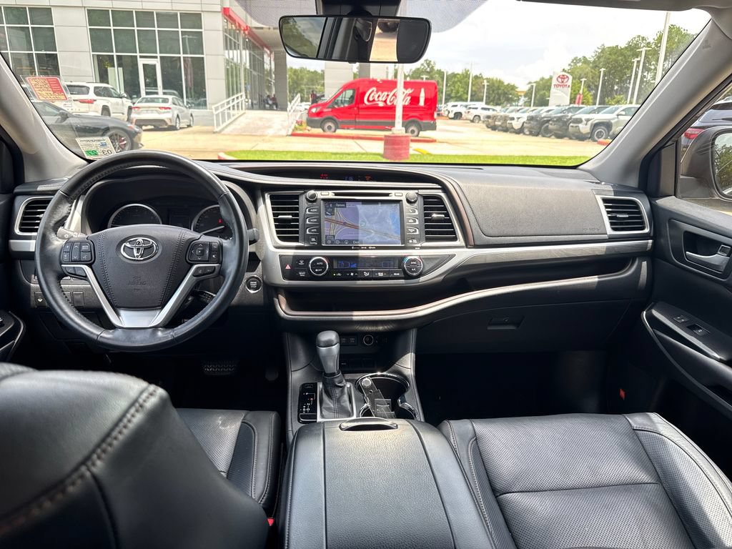 Used 2018 Toyota Highlander Limited FWD image 25