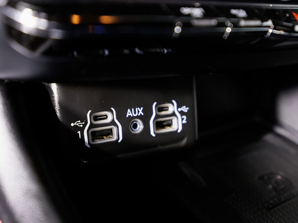 Used 2022 Dodge Durango R/T w/ Trailer Tow Group IV AWD/4WD image 32