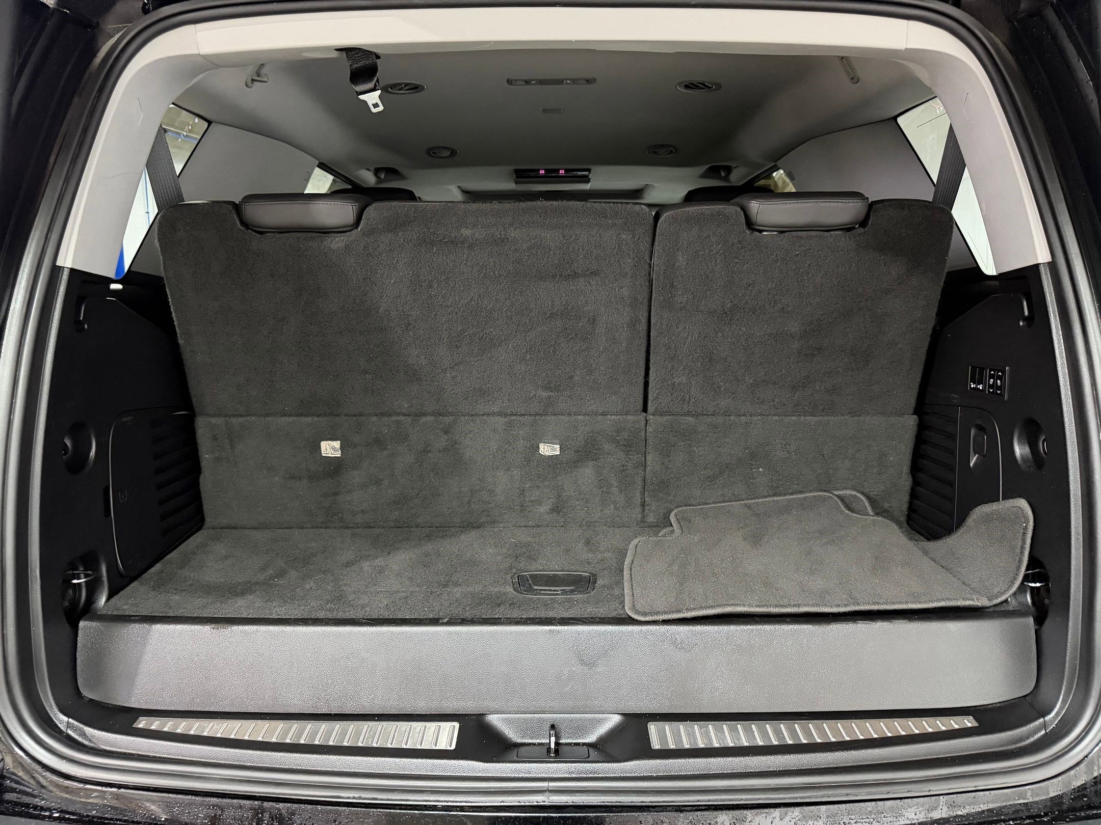 Used 2019 Cadillac Escalade Premium Luxury AWD/4WD image 43