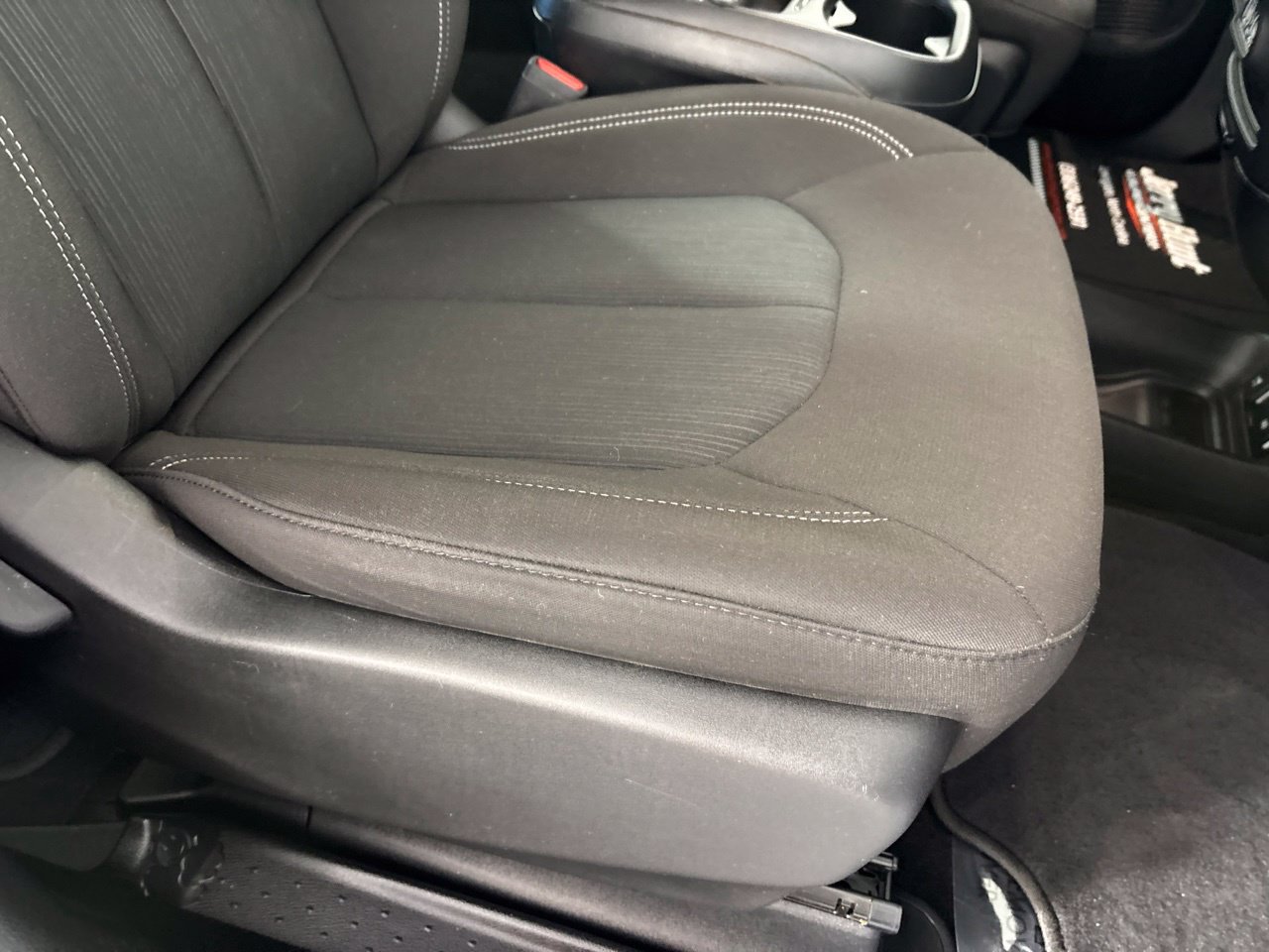 Used 2021 Chrysler Pacifica Touring w/ S Appearance Package FWD image 28