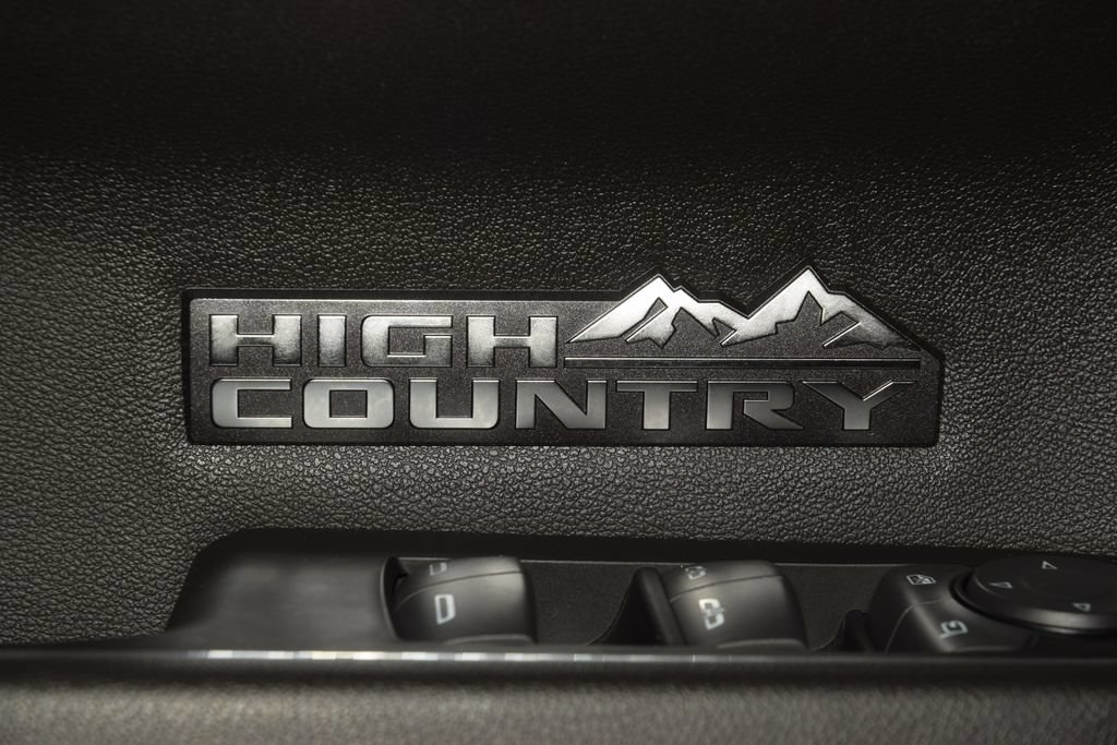 Used 2024 Chevrolet Silverado 1500 High Country w/ Technology Package AWD/4WD image 51