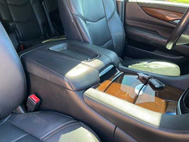 Used 2020 Cadillac Escalade Luxury AWD/4WD image 33