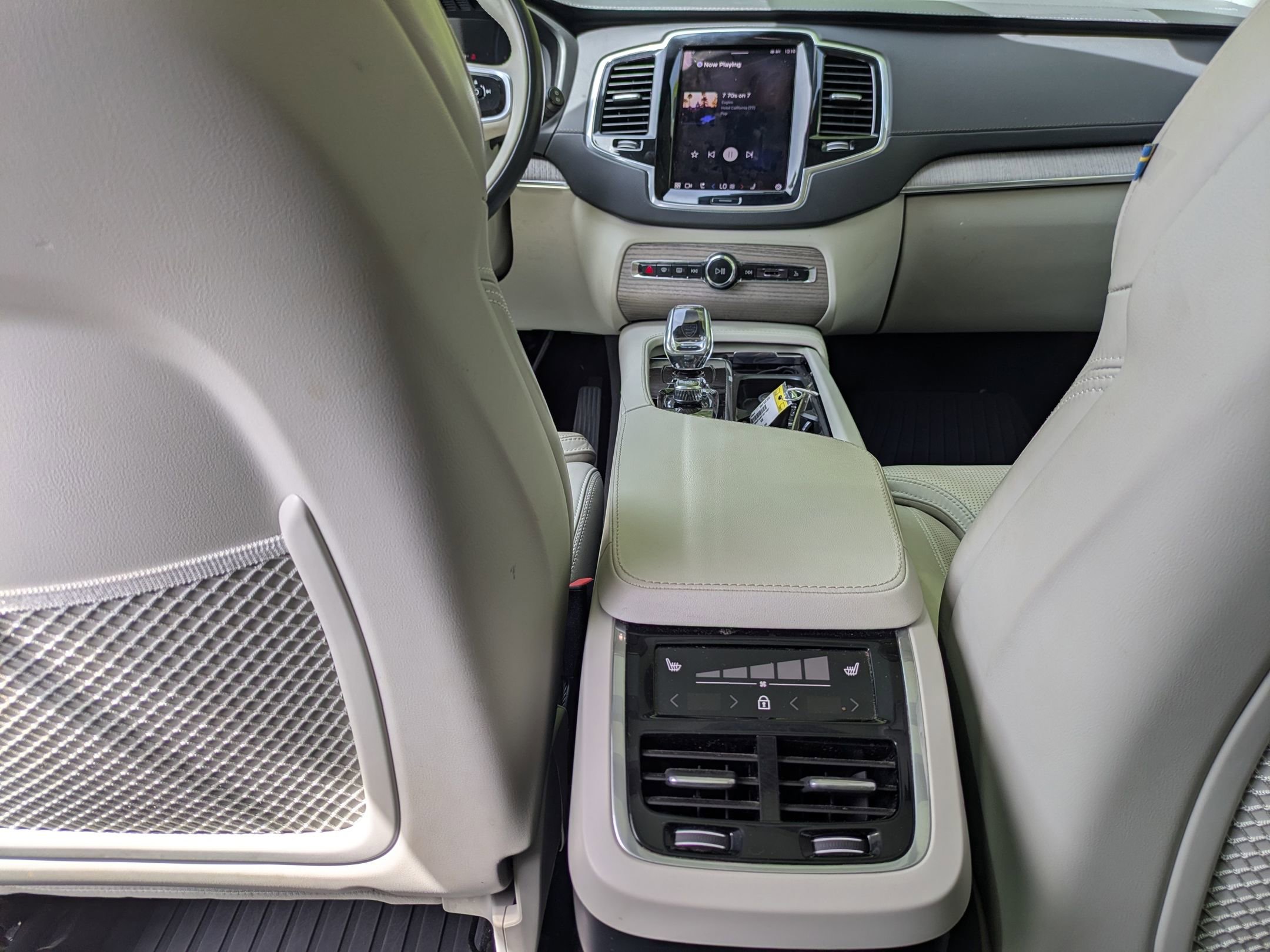 Used 2023 Volvo XC90 B6 Ultimate w/ Protection Package image 29