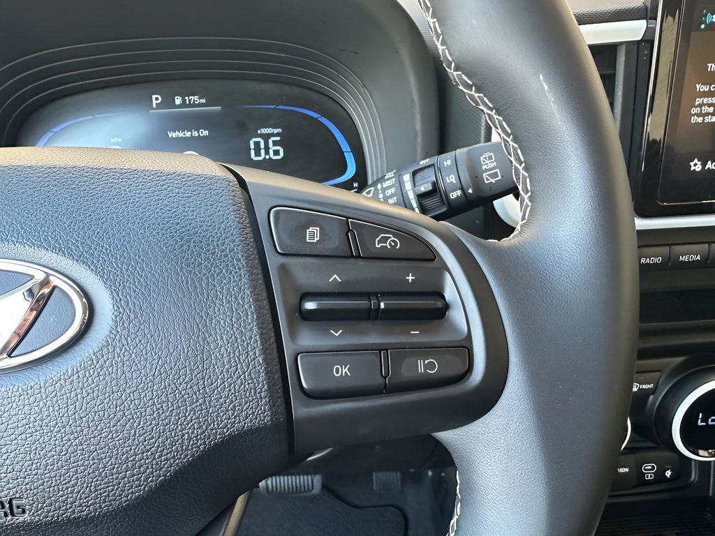 Used 2025 Hyundai Venue Limited image 16